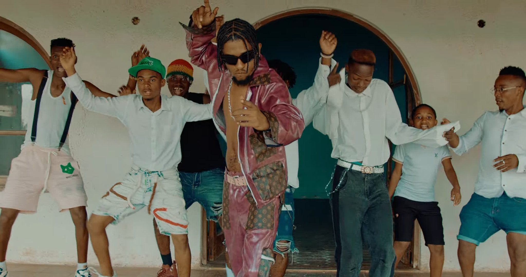 VIDEO : Mchina Mweusi Ft. Lukamba – We Huogopi Remix