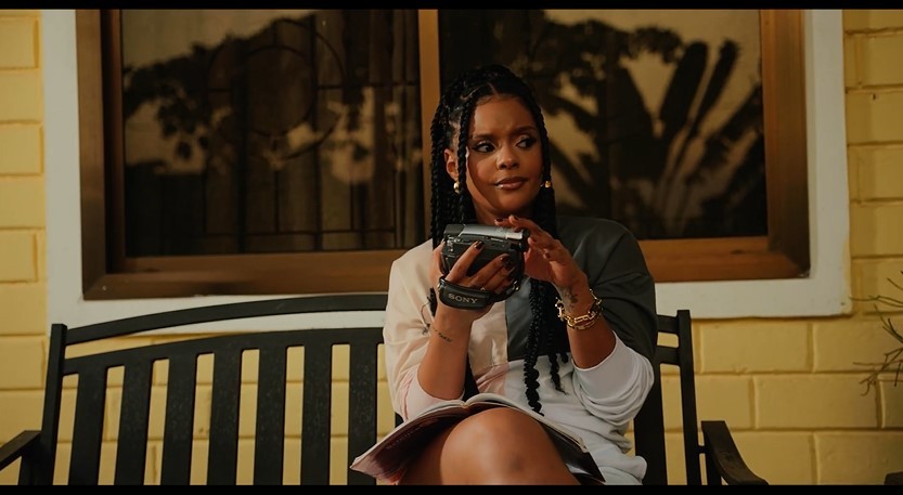 VIDEO : Mimi Mars – For You