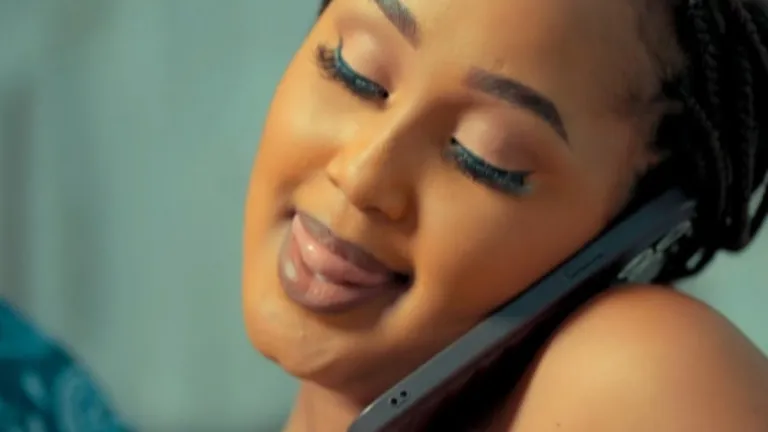 VIDEO : Monia Fleur – Naolewa